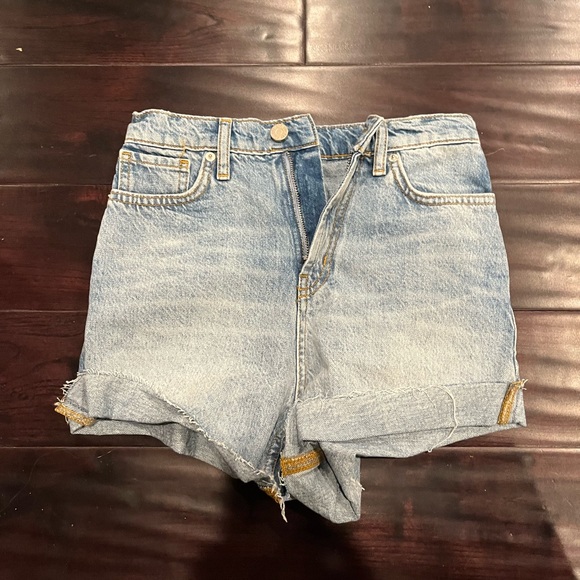 Never worn - Picture 1 of 2